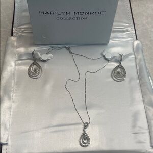 10 karat white gold and diamond Teardrop Necklace & Earrings Set